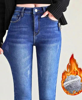 Calça Jeans Peluciada com Elastano Charmosa