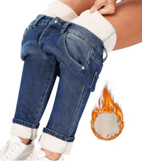 Calça Jeans Peluciada com Elastano Charmosa