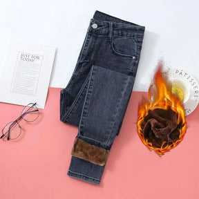 Calça Jeans Peluciada com Elastano Charmosa